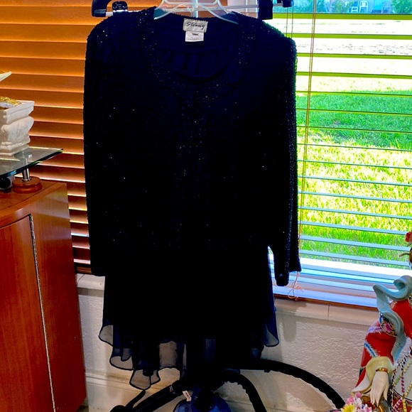 Beautiful and elegant evening two piece dress,very becoming! - Picture 1 of 6